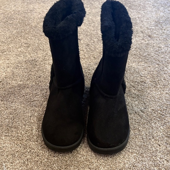 fabkids Other - fabkids Black Faux-Suede Plush-Lined Kids Boots
